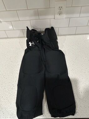 Kids Under Armour Football Black 7-Padded Athletic Pants, Size Youth Large